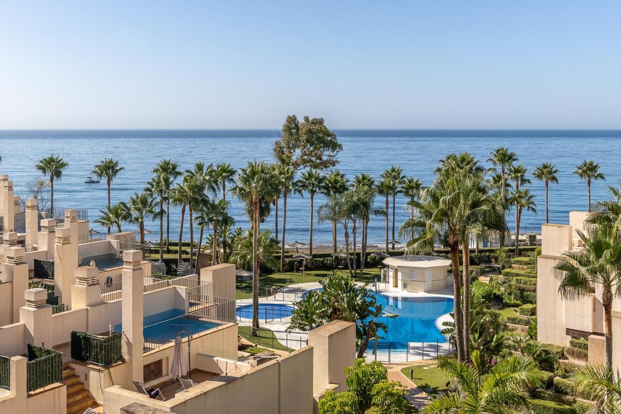Fantástico En Primera Línea De Playa Estepona